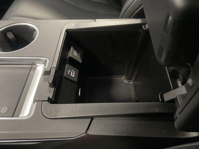 Photo of 2022 Lunar Silver Metallic Acura MDX