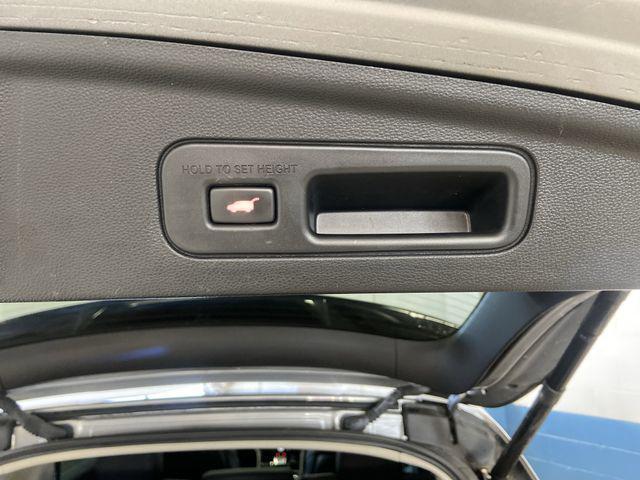 Photo of 2022 Lunar Silver Metallic Acura MDX