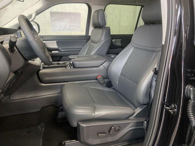 Photo of 2025 Agate Black Metallic Ford Expedition Max
