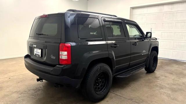 Photo of 2015 Black Jeep Patriot