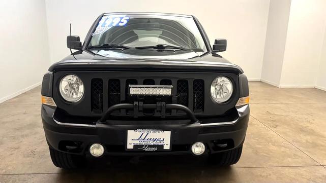 Photo of 2015 Black Jeep Patriot