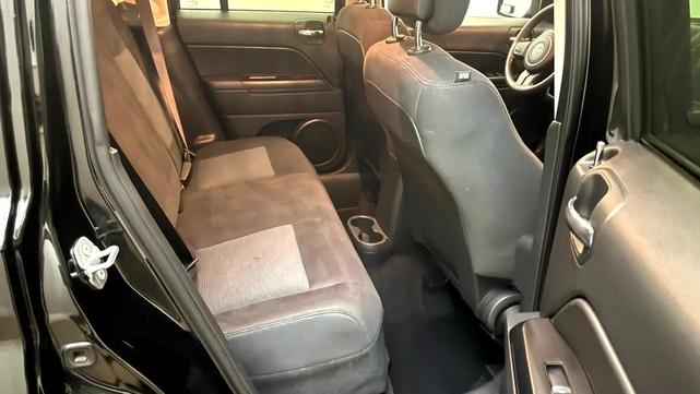 Photo of 2015 Black Jeep Patriot