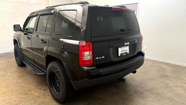 Photo of 2015 Black Jeep Patriot