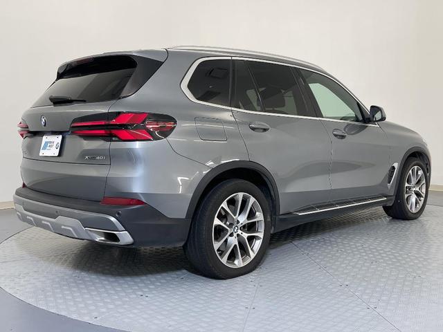 Photo of 2024 Gray BMW X5