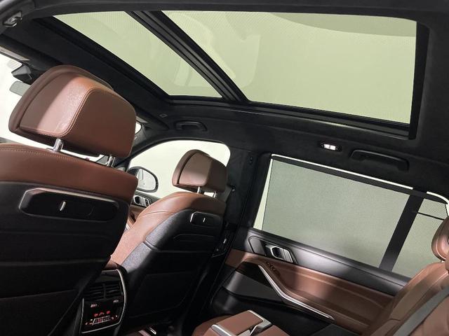 Photo of 2026 Black Sapphire Metallic BMW X7