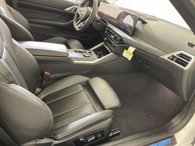Photo of 2025 Mineral White Metallic BMW 430