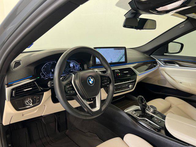 Photo of 2023 Skyscraper Gray Metallic BMW 530e