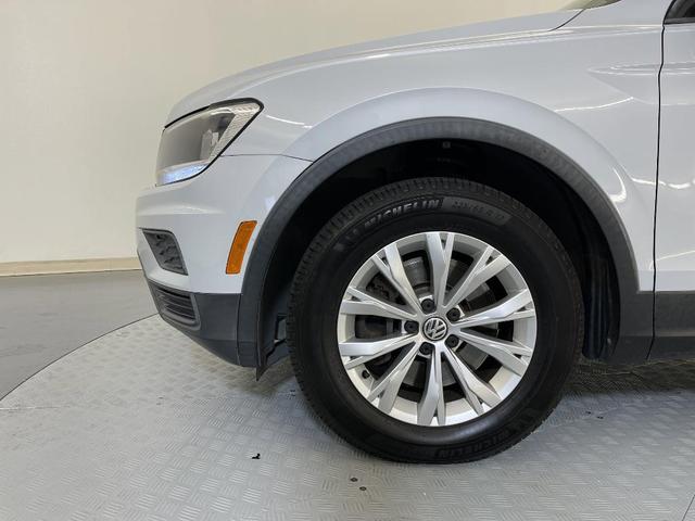 Photo of 2018 White Silver Metallic Volkswagen Tiguan