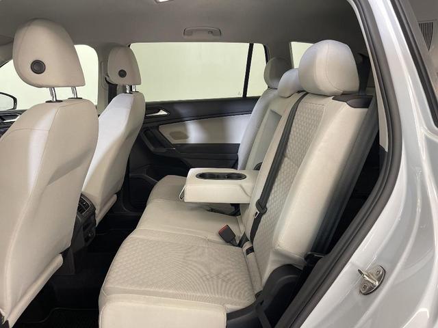 Photo of 2018 White Silver Metallic Volkswagen Tiguan