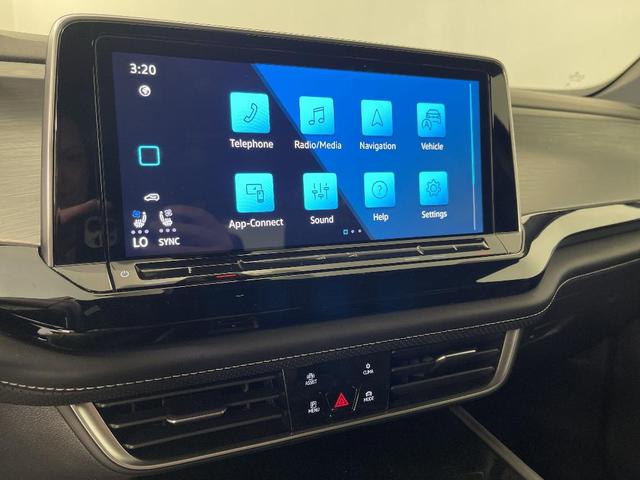 Photo of 2024 Deep Black Pearl Effect Volkswagen Atlas Cross Sport