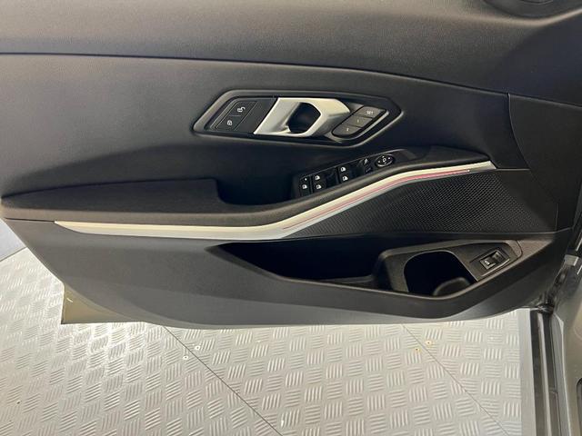 Photo of 2024 Gray BMW 330