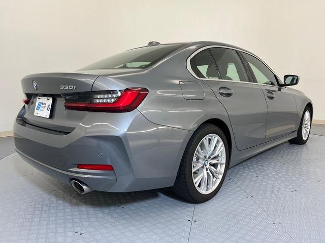 Photo of 2024 Gray BMW 330