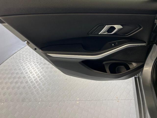 Photo of 2024 Gray BMW 330