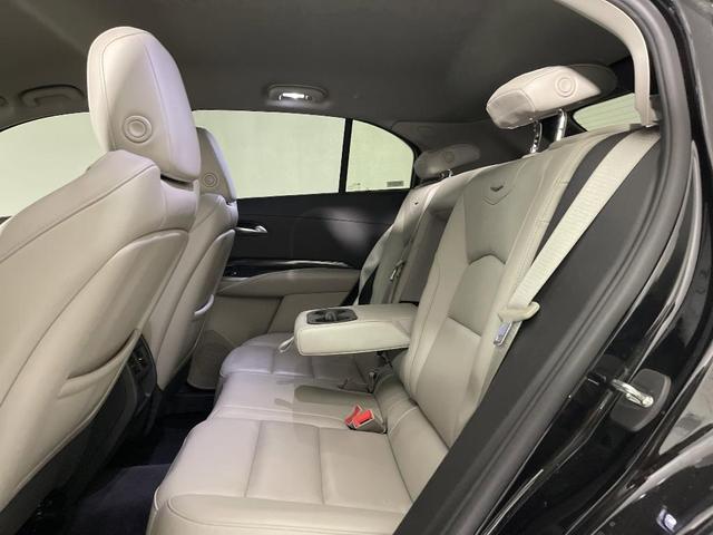 Photo of 2022 Stellar Black Metallic Cadillac XT4