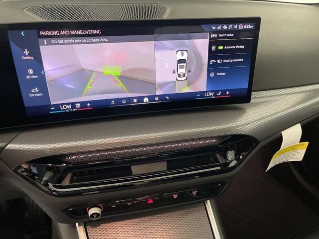 Photo of 2025 Alpine White BMW 330
