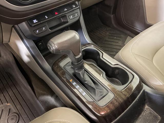 Photo of 2016 Summit White GMC Canyon