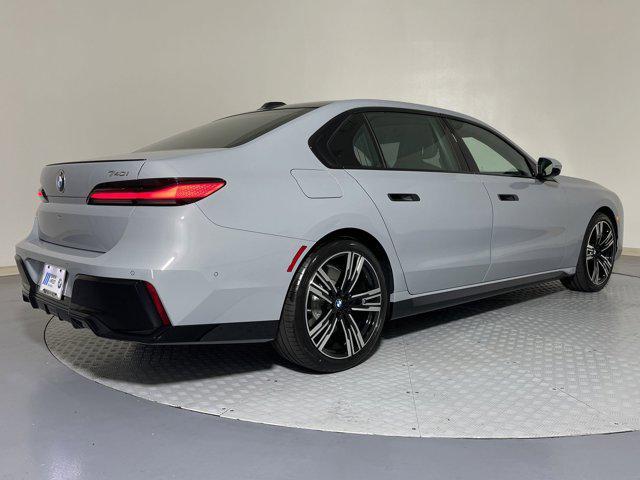Photo of 2025 Gray Metallic BMW 740