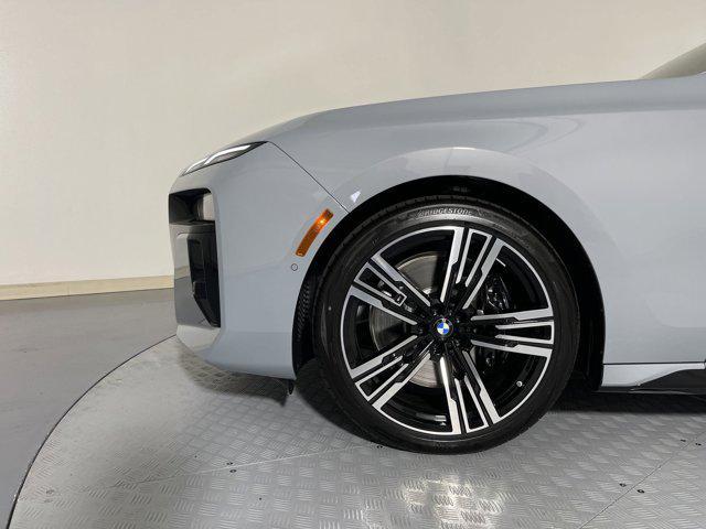 Photo of 2025 Gray Metallic BMW 740