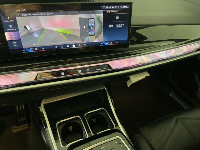 Photo of 2025 Gray Metallic BMW 740