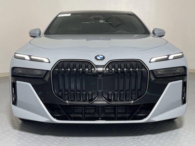 Photo of 2025 Gray Metallic BMW 740