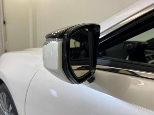 Photo of 2019 Eminent White Pearl Lexus ES 350