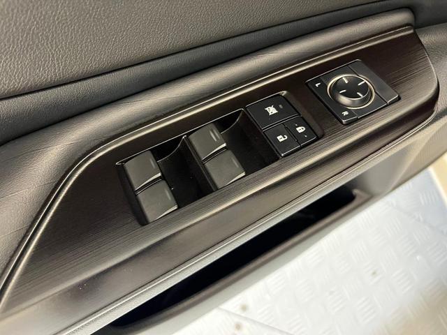 Photo of 2019 Eminent White Pearl Lexus ES 350