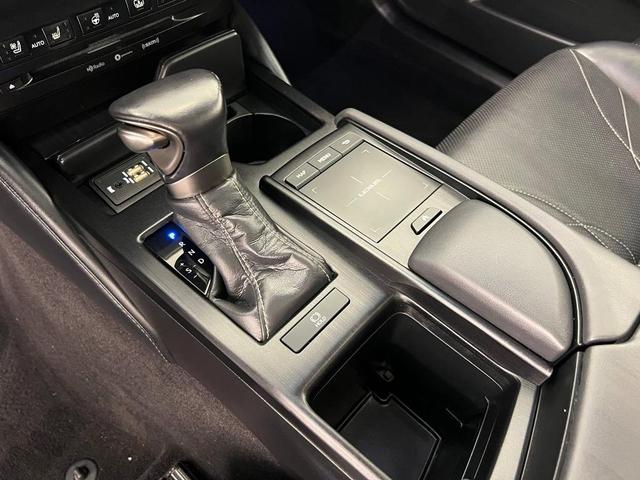 Photo of 2019 Eminent White Pearl Lexus ES 350