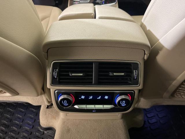 Photo of 2018 Glacier White Metallic Audi Q7