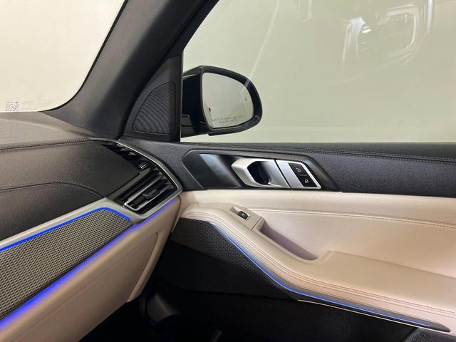 Photo of 2020 Black Sapphire Metallic BMW X5