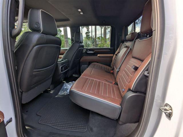 Photo of 2025 White GMC Sierra 2500