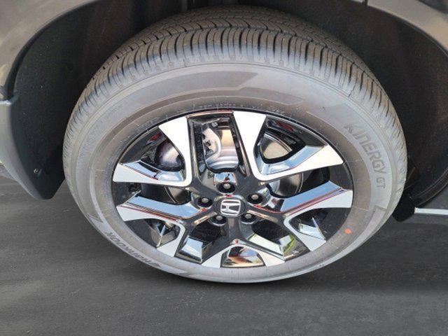 Photo of 2026 Nordic Forest Pearl Honda HR-V
