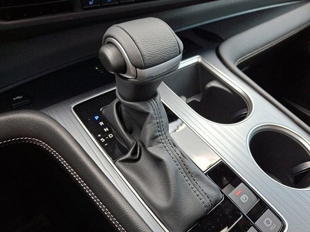 Photo of 2023 Wind Chill Pearl Toyota Sienna