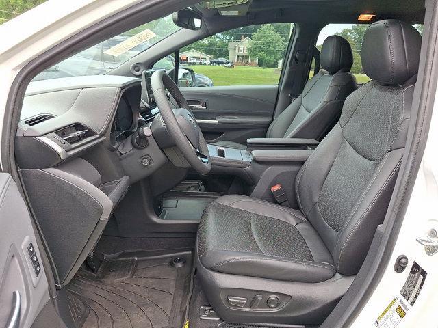 Photo of 2023 Wind Chill Pearl Toyota Sienna