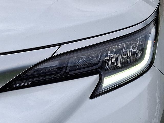 Photo of 2023 Wind Chill Pearl Toyota Sienna