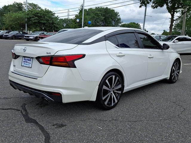Photo of 2021 Pearl White Tricoat Nissan Altima