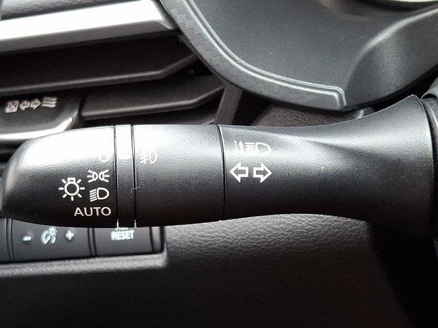 Photo of 2021 Pearl White Tricoat Nissan Altima