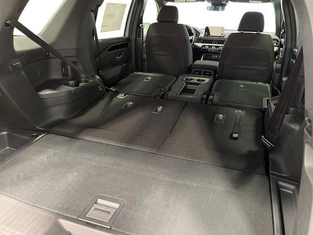 Photo of 2025 Lunar Silver Metallic Honda Pilot