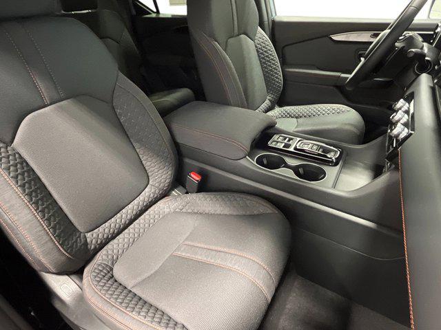 Photo of 2025 Lunar Silver Metallic Honda Pilot