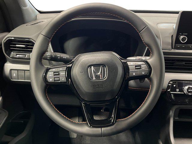 Photo of 2025 Lunar Silver Metallic Honda Pilot