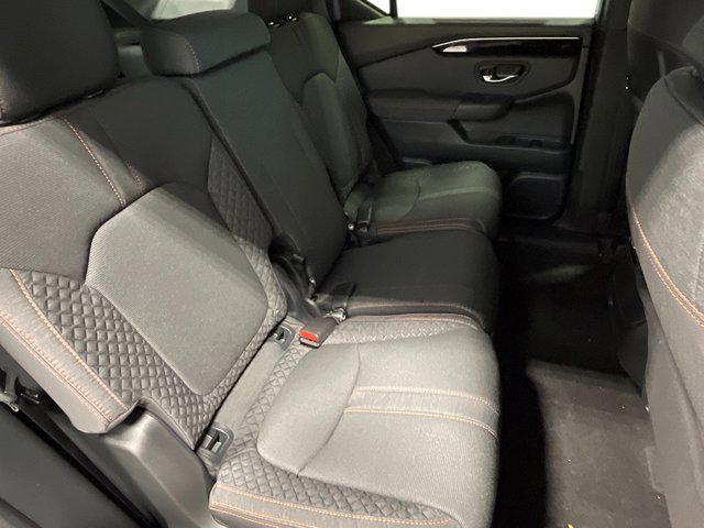 Photo of 2025 Lunar Silver Metallic Honda Pilot