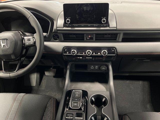 Photo of 2025 Lunar Silver Metallic Honda Pilot