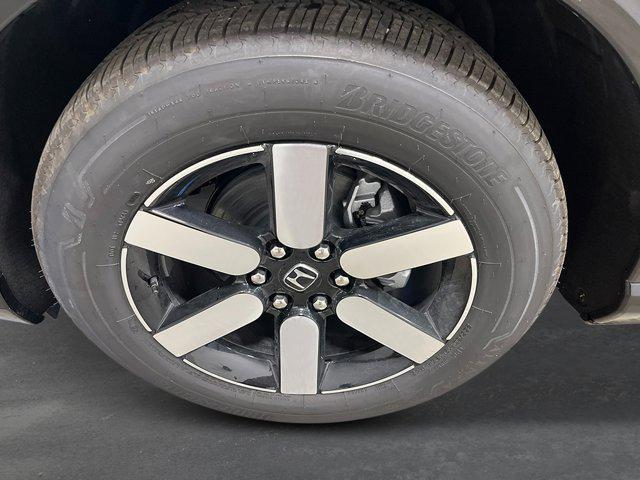 Photo of 2025 Mercury Silver Metallic Honda Prologue