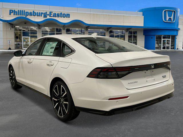 Photo of 2025 Platinum White Pearl Honda Accord Hybrid