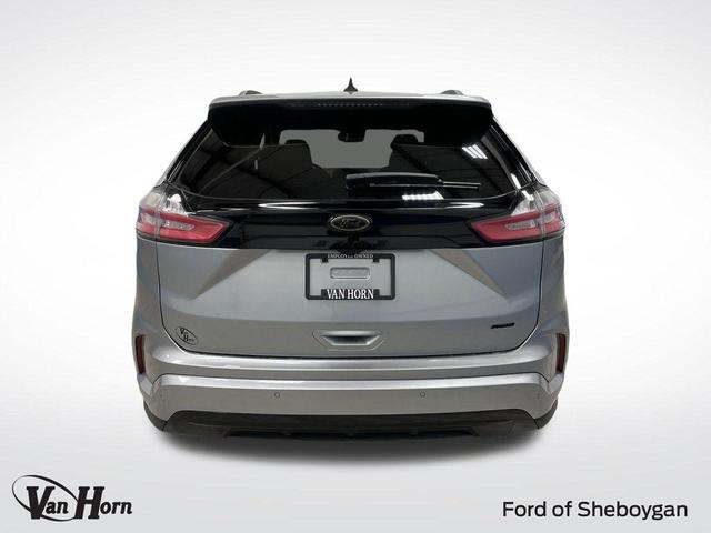 Photo of 2024 Iconic Silver Metallic Ford Edge