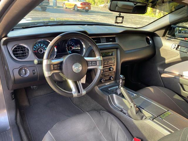 Photo of 2014 Black Ford Mustang