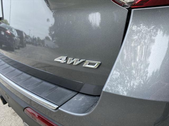 Photo of 2023 Carbonized Gray Metallic Ford Explorer