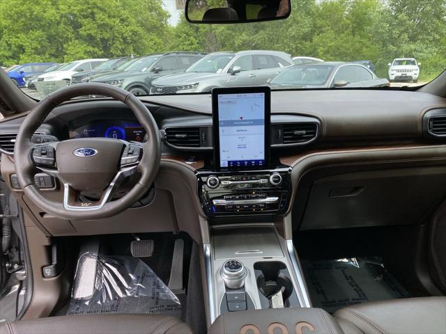 Photo of 2023 Carbonized Gray Metallic Ford Explorer
