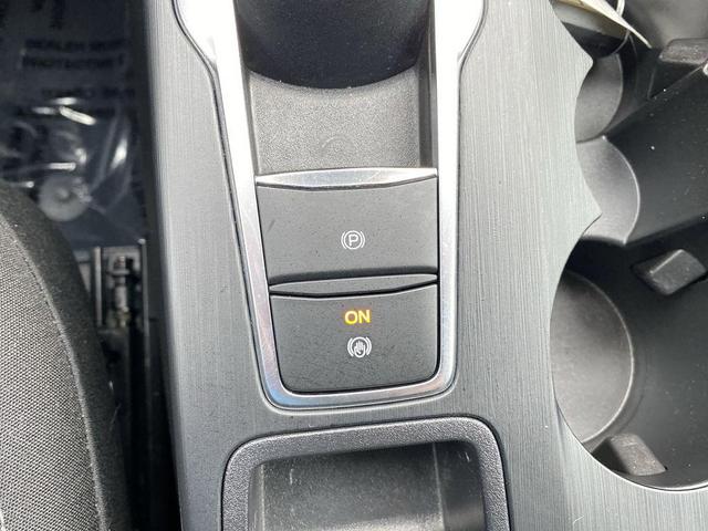 Photo of 2023 Oxford White Ford Escape