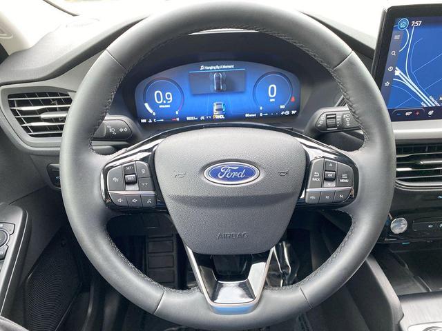 Photo of 2023 Oxford White Ford Escape