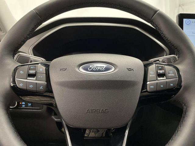 Photo of 2024 Oxford White Ford Escape